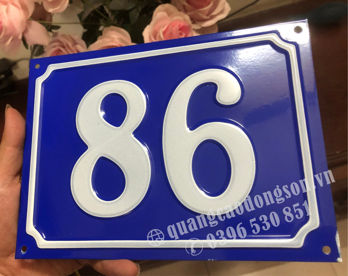 Biển số nhà nhôm nổi gắn tường cho công trình hiện đại