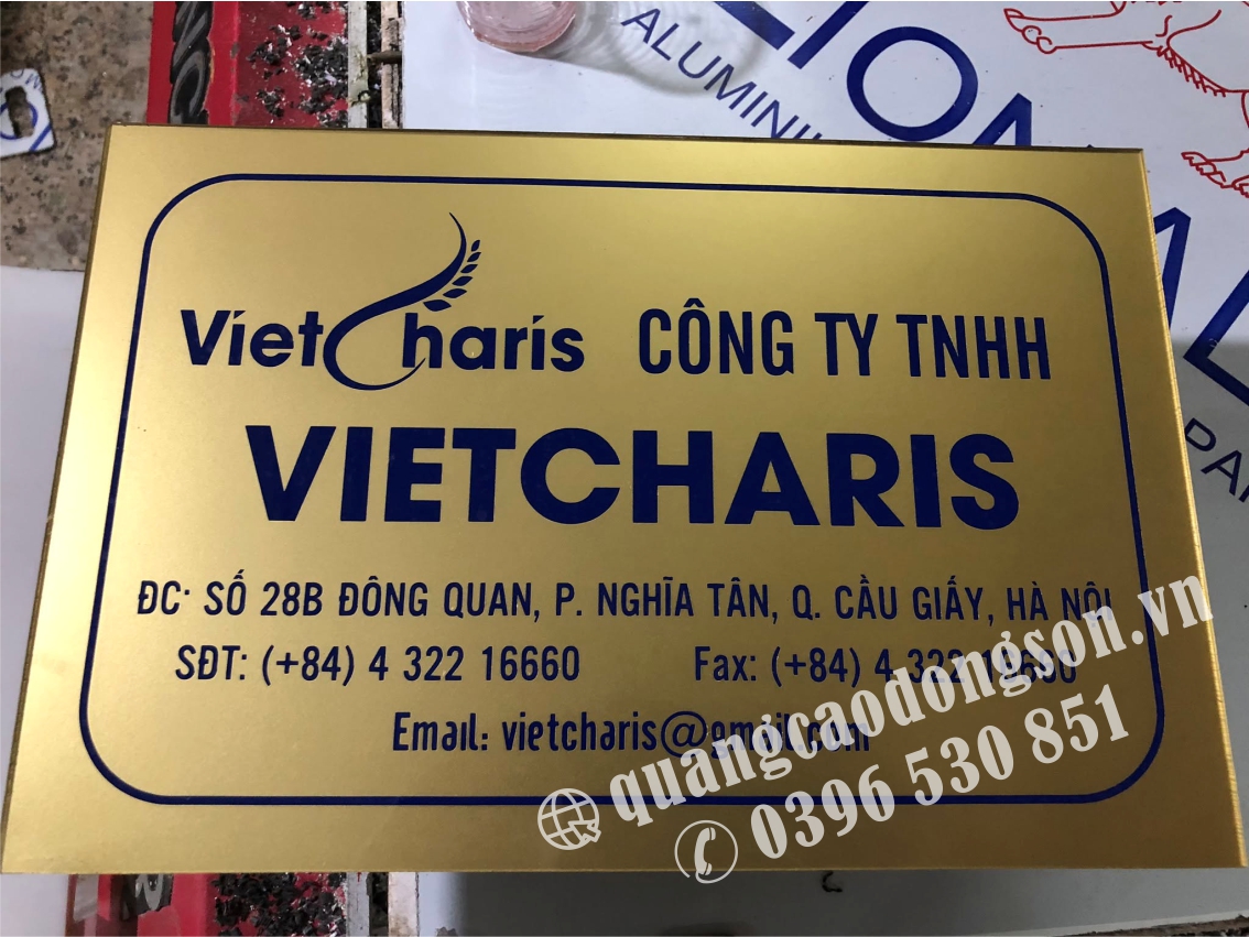 Biển tên công ty mica gắn tường đẹp, thi công chuyên nghiệp tại Hà Nội