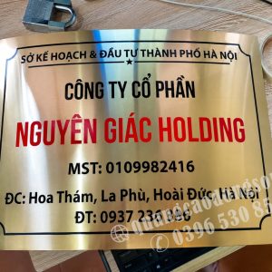 Biển công ty inox cao cấp được gia công theo yêu cầu với nhiều kiểu dáng như inox trắng xước, inox vàng gương, inox ăn mòn và chữ nổi. Phù hợp văn phòng, showroom, tòa nhà, khách sạn và doanh nghiệp.