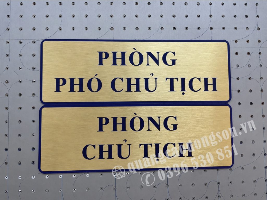 Biển phòng làm việc được thiết kế theo yêu cầu với chất liệu mica, inox, nhôm và đồng cao cấp. Phù hợp lắp đặt cho văn phòng, công ty, cơ quan, bệnh viện, trường học, khách sạn và tòa nhà.