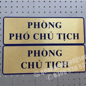 Biển phòng làm việc được thiết kế theo yêu cầu với chất liệu mica, inox, nhôm và đồng cao cấp. Phù hợp lắp đặt cho văn phòng, công ty, cơ quan, bệnh viện, trường học, khách sạn và tòa nhà.