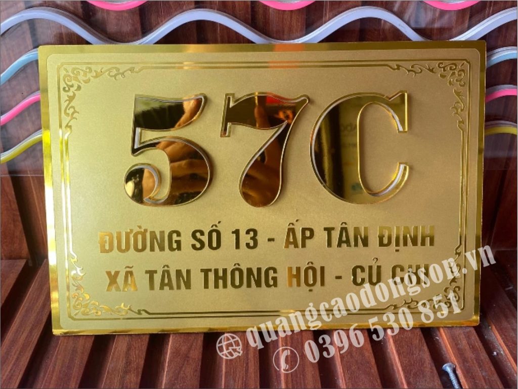Biển số nhà bằng đồng ăn mòn cao cấp, gia công theo yêu cầu với chất liệu đồng nguyên chất, thiết kế sang trọng, bền đẹp, phù hợp nhà phố, biệt thự, khách sạn và văn phòng.
