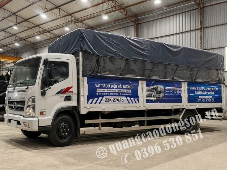 Decal dán ô tô tải tại Hà Nội được thiết kế và thi công theo yêu cầu với chất liệu decal cao cấp, in UV và cán bảo vệ bền màu. Phù hợp dán xe tải, xe vận chuyển, xe giao hàng, xe doanh nghiệp và xe quảng cáo, giúp tăng nhận diện thương hiệu và bảo vệ bề mặt sơn xe.