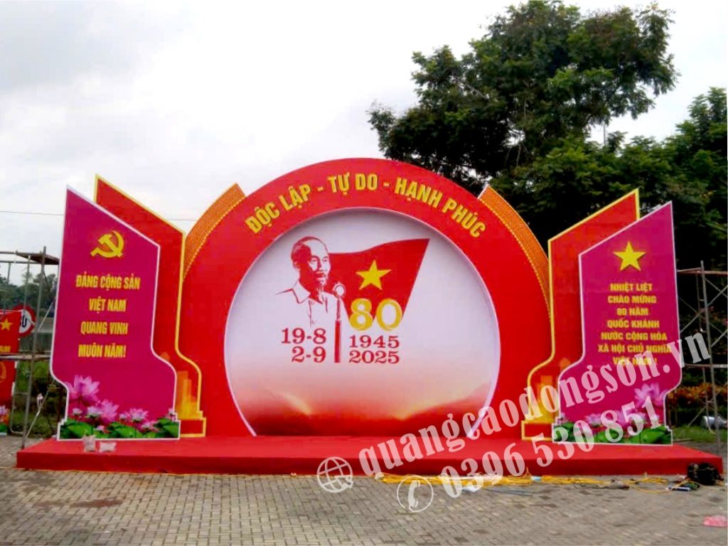 Thi công backdrop sự kiện, hội nghị và sinh nhật tại Hà Nội với thiết kế theo yêu cầu, in bạt Hiflex, PP, decal, backdrop formex, khung sắt và sân khấu chuyên nghiệp. Phù hợp cho lễ khai trương, hội thảo, tiệc sinh nhật, tiệc cưới, họp báo, lễ kỷ niệm, sự kiện doanh nghiệp và chương trình truyền thông.